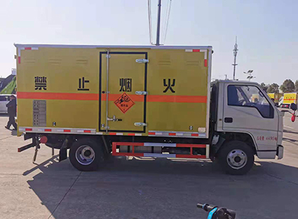 新城爆破器材运输车