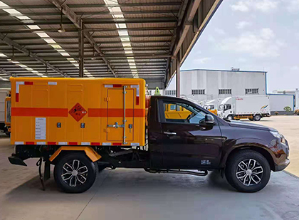 新城爆破器材运输车